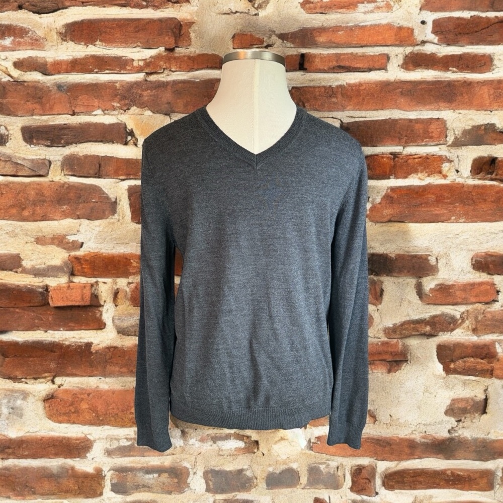 APT 9 Grey V-Neck Sweater